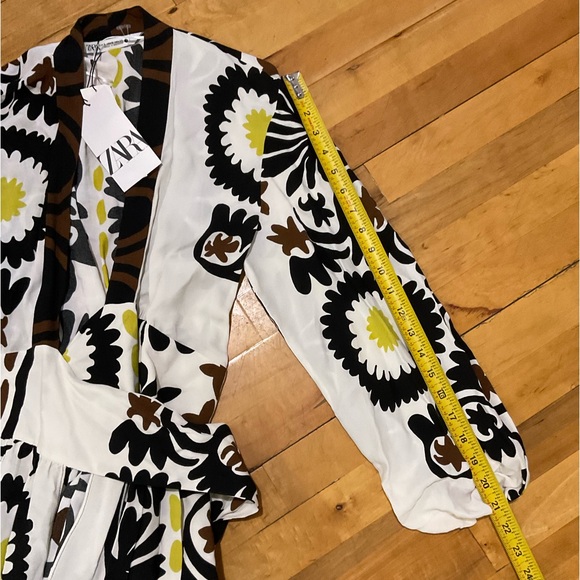 ZARA  PRINTED WRAP DRESS ECRU SIZE S BLOGGERS FAVORITE 💕 ❤️ - Picture 13 of 16